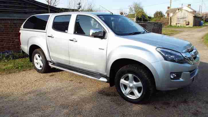 ISUZU D MAX YUKON TWIN TURBO DOUBLE CAB 15REG VERY MINOR DAMAGED SALVAGE DRIVES