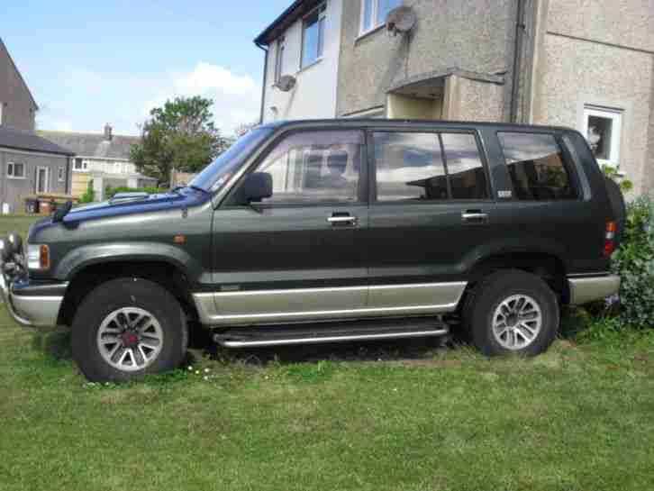 ISUZU TROOPER 4 X 4 with Lotus Handling 7 seater SPARES or REPAIR. NO RESERVE!