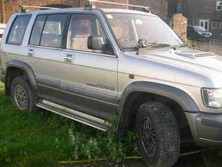 ISUZU TROOPER 7 seater 3 LITRE spares repairs citation