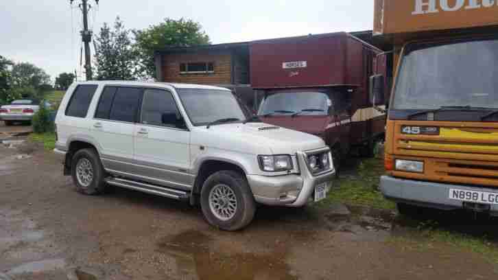 ISUZU TROOPER BIGHORN LOTUS SEVEN SEATER AUTO 3.0 DIESEL