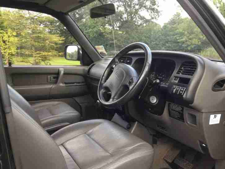 ISUZU TROOPER INSIGNIA DT LWB A GREEN/GREY 2004