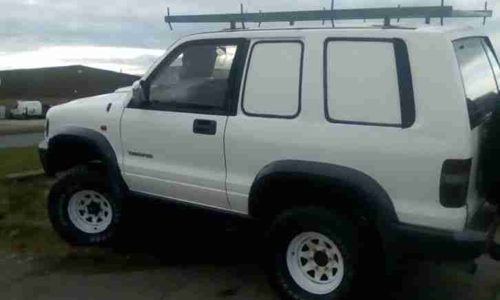 ISUZU TROOPER OFF ROADER & OTHER 4 X 4 's .. READ AD FOR INFO