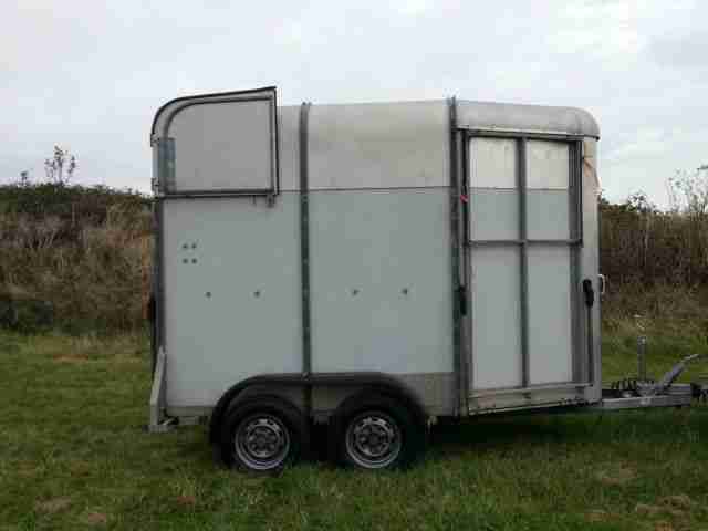 Ifor Williams HB505R Horse Box Silver