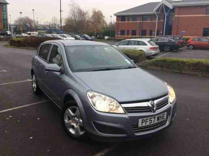 Immaculate vauxhall Astra 1.6 breeze special