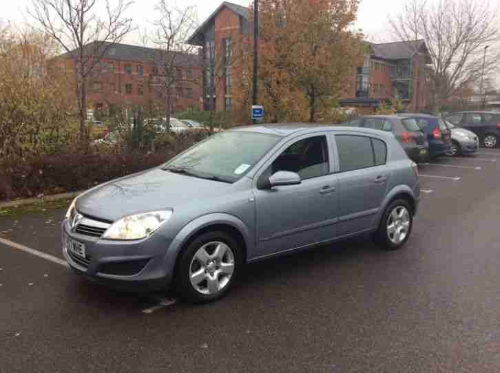 Immaculate vauxhall Astra 1.6 breeze special edition 57 plate 2 owners fsh 5 dr