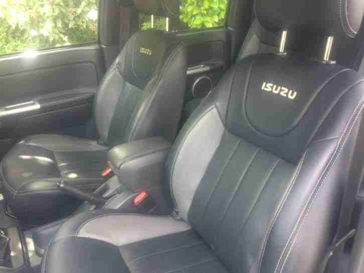 Isuzu Rodeo Denvor Max + TD 2012 In Matallic Black