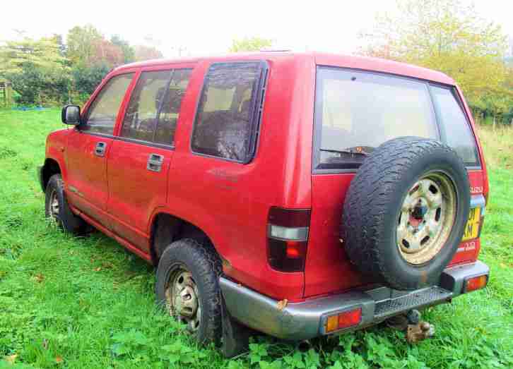 Isuzu Trooper 3.1 TD 4x4 Red 1995 LWB 5 Door Spares or Minor repairs Drive Away!