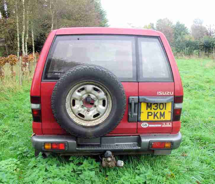 Isuzu Trooper 3.1 TD 4x4 Red 1995 LWB 5 Door Spares or Minor repairs Drive Away!