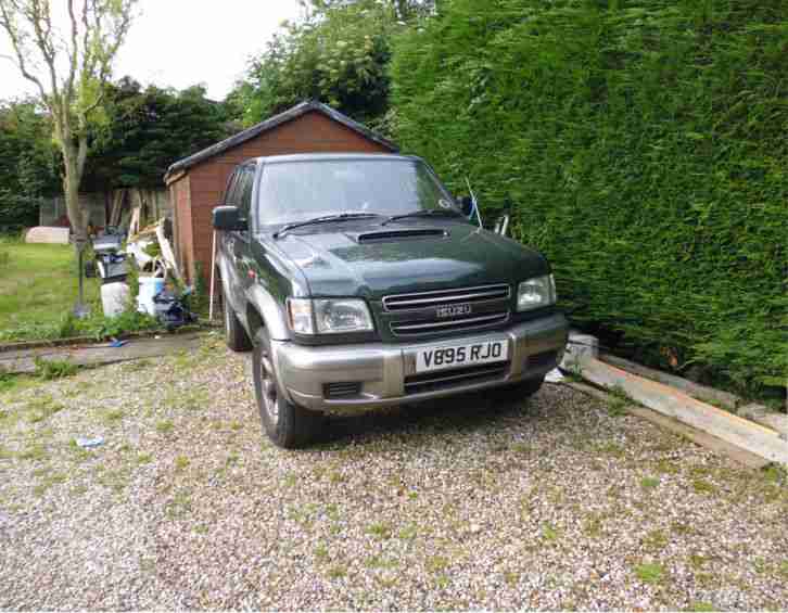 Isuzu Trooper 4x4 utility Motor