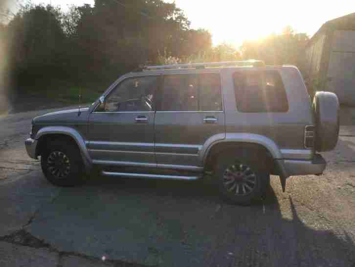 Isuzu trooper 3.5 V6 Auto LWB Insignia