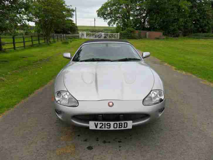 JAGUAR 4L XKR CONVERTIBLE FSH STUNNING CONDITION OF THIS FUTERE CLASSIC
