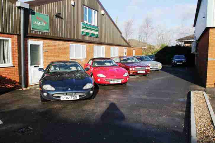 JAGUAR SERVICE AND REPAIRS IN THE NEW FOREST