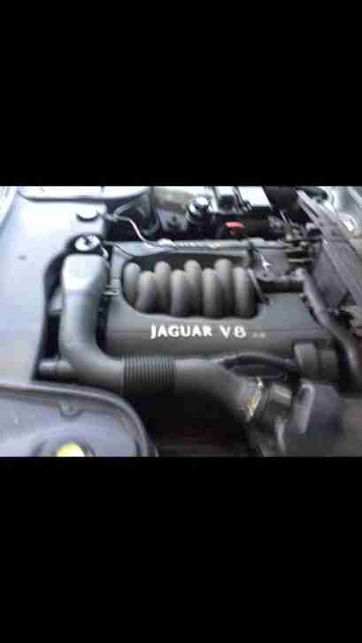 JAGUAR SOVEREIGN LONG WHEEL BASE 4.O L V8 WITH VERY LOW MILEAGE AND FULL HISTORY