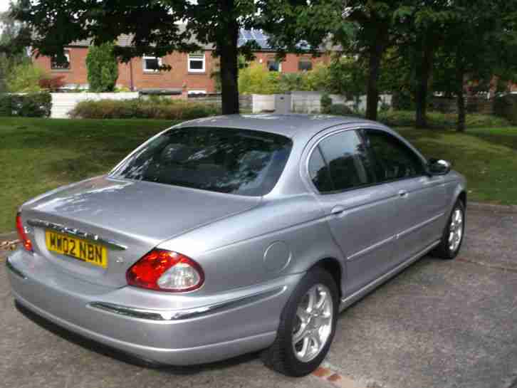 JAGUAR X TYPE,1 LADY OWNER,VERY LOW MILEAGE,FULL JAGUAR SERVICE HISTORY