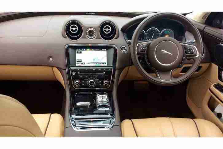 JAGUAR XJ 3.0d V6 Portfolio 4dr Auto [8]