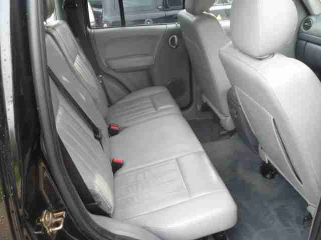 JEEP CHEROKEE 2.8 CRD LIMITED AUTOMATIC 05 REG