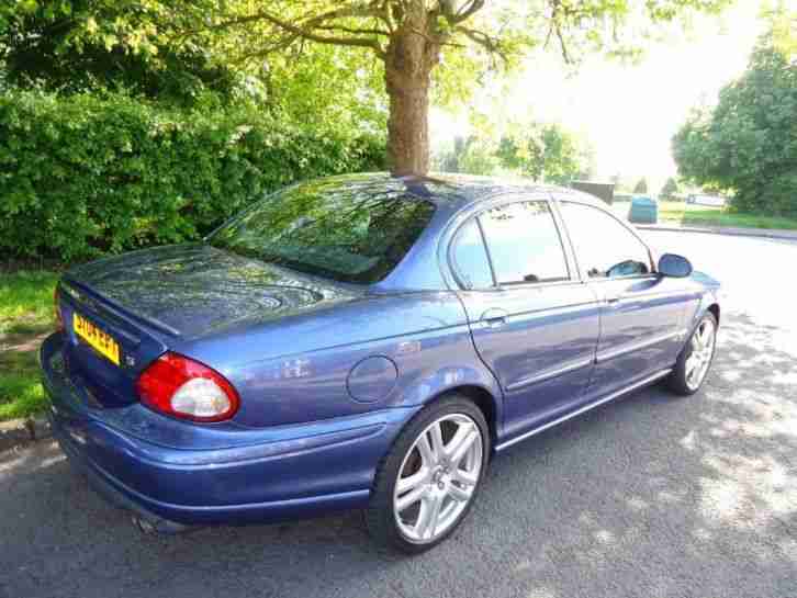 Jaguar X Type 2.5 V6 Sport Saloon 4d 2495cc