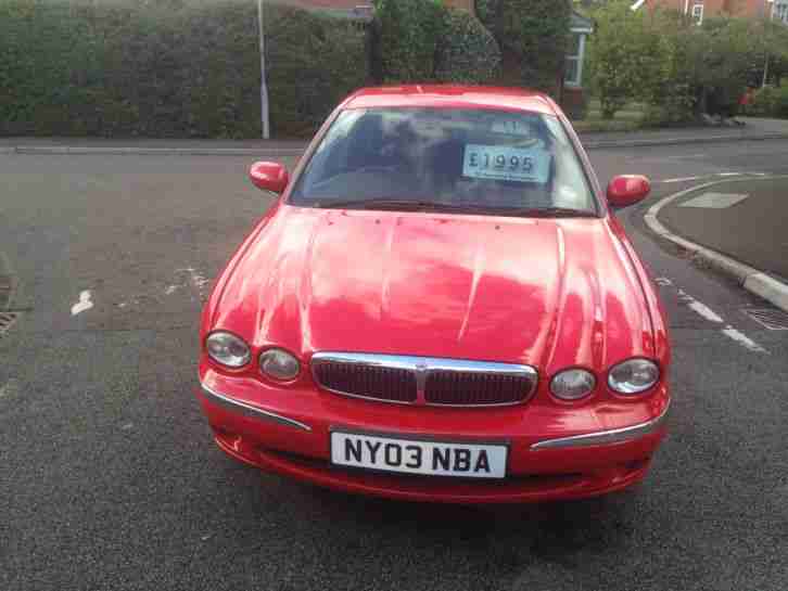 Jaguar X Type V6 2.0 in red