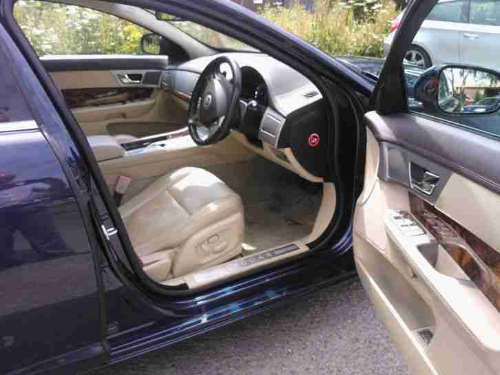 Jaguar XF 3.0 Diesel Premium Luxury - 1 Owner 2010