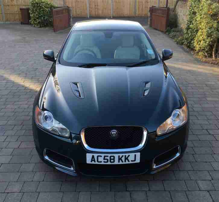 Jaguar XFR Supercharger V8 Powerful Car
