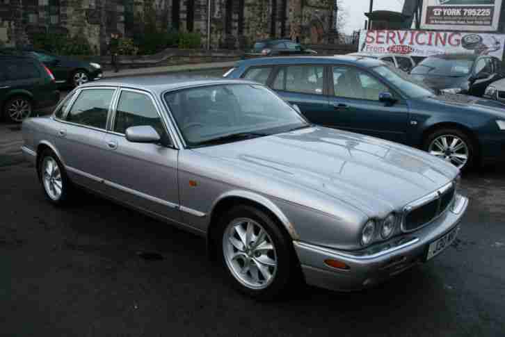 Jaguar XJ Series 3.2 auto XJ8