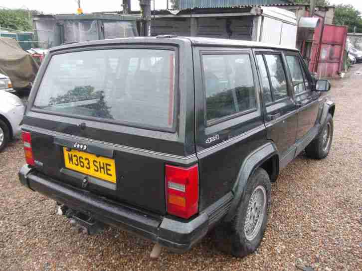 Jeep Cherokee 4.0 Petrol Automatic 4X4 1994 BREAKING FOR SPARES - 4.0 Engine