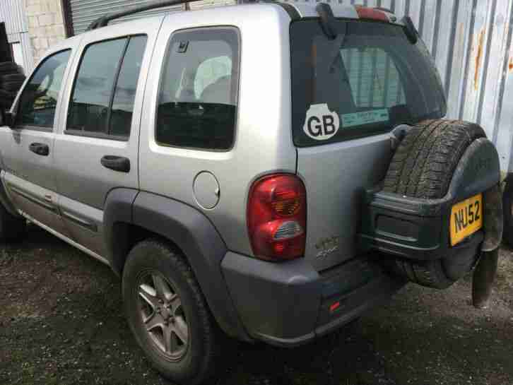 Jeep Cherokee Sport 2.5 CRD 4x4