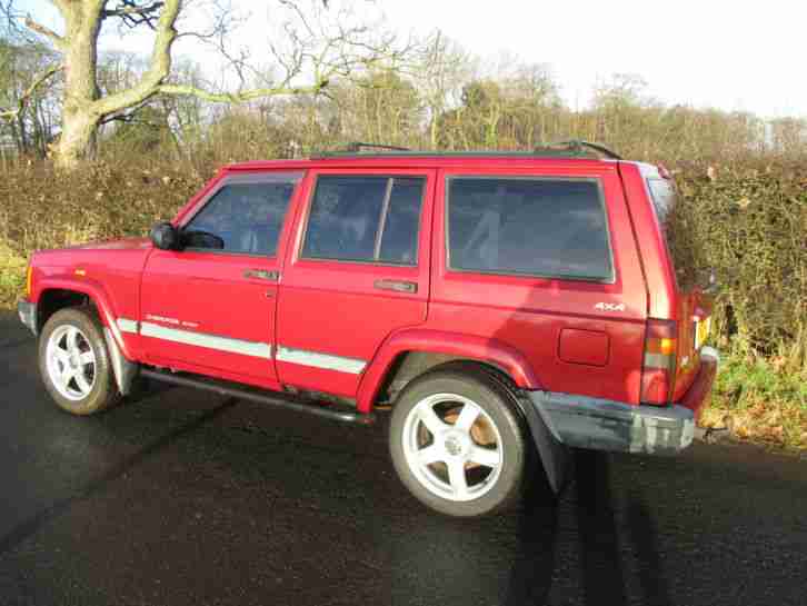 Jeep Cherokee Sport 2.5 petrol manual