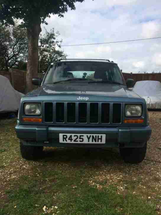 Jeep Cherokee XJ 1997 LPG (more reliable than a Land Rover)