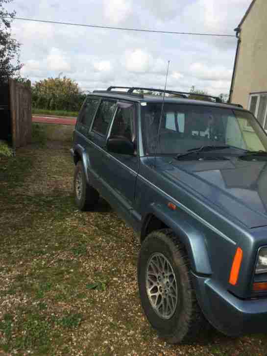 Jeep Cherokee XJ 1997 LPG (more reliable than a Land Rover)
