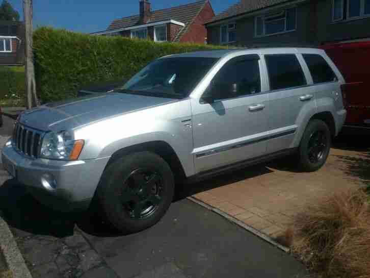 grand cherokee 5.7 hemi v8 mot august