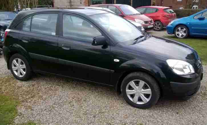 KIA RIO 2 1.5CRDi 5dr - Black - 12mnths MOT - 2005 "55" plate / £110 Road TAX