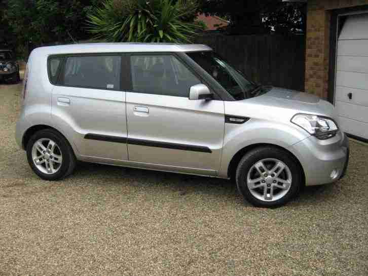 SOUL 1.6 CRDI 2010 SILVER FULL MOT