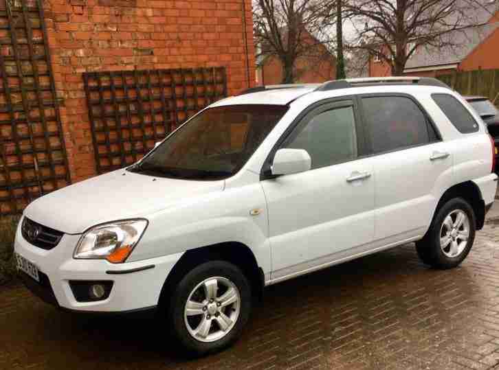 SPORTAGE XE CRDI White Manual Diesel,