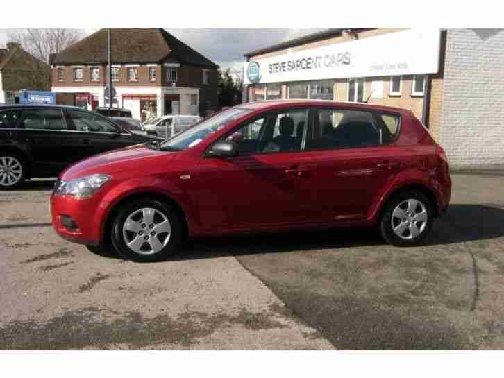 Kia Ceed 1 5dr Auto PETROL AUTOMATIC 2011/61