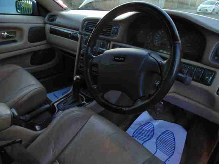 L@@KING G@@D!!! Yreg2001 VOLVO C70 T5 AUTO Ruby red Tan hide Long MOT HISTORY