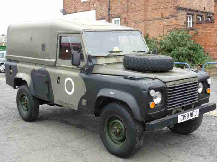 LAND ROVER 110 EX-MILITARY 2.5 DIESEL SOFT TOP