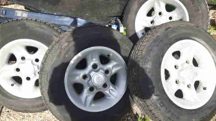 LAND ROVER ALLOY WHEELS AND TYRES 205 80 16