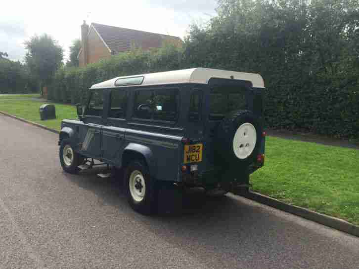 LAND ROVER DEFENDER 110 COUNTY STATION WAGON 200 TDI 12 SEATER