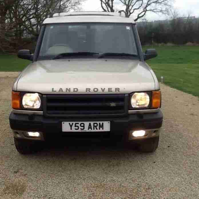 LAND ROVER DISCOVERY TD5 ADVENTURER GOLD