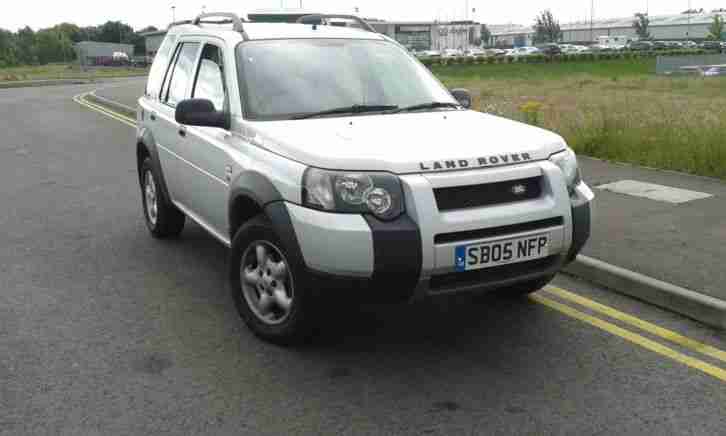 LAND ROVER FREELANDER SE S W SILVER 2005 HALF