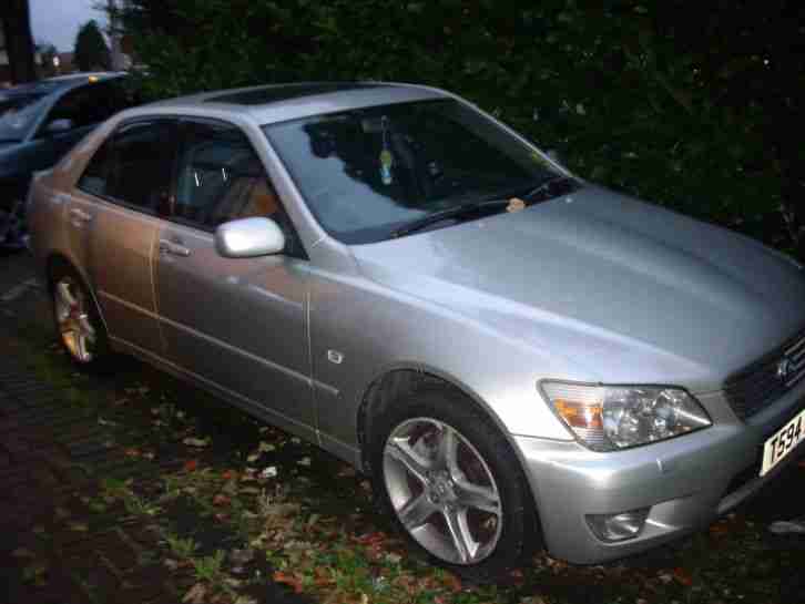 LEXUS IS 200