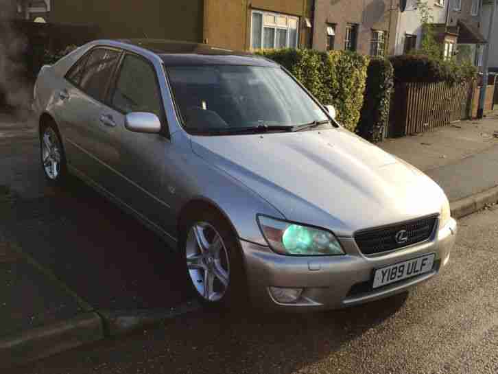 LEXUS IS200 SE AUTO SILVER 2001