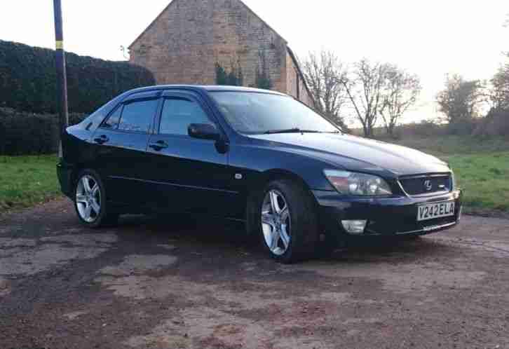 IS200 Sport Black 12mth mot