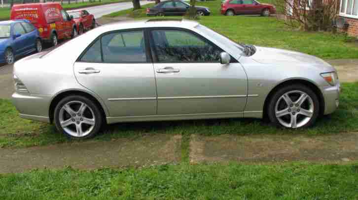 IS200 YEAR 2001 SILVER 107,642 MILES