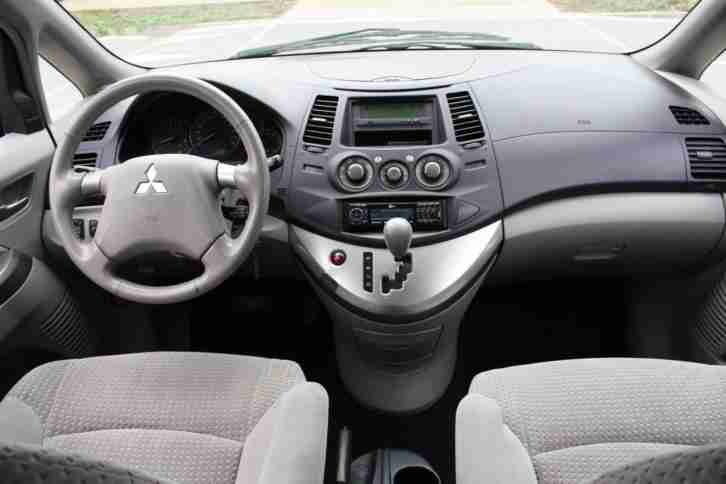 LHD LEFT HAND DRIVE Mitsubishi Grandis 2.4 16V PETROL AUTOMATIC INTENSE 6 SEATER