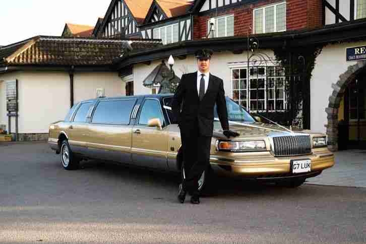 LIMO BUSINESS LINCOLN TOWNCAR GOLD STRETCH