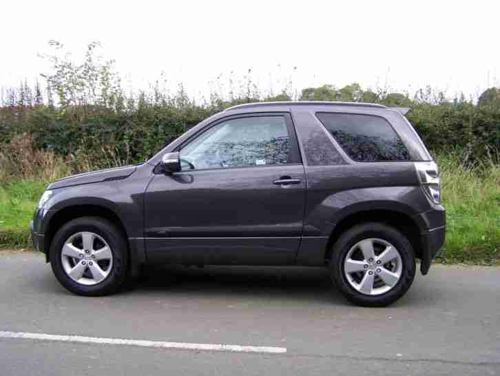 LOVELY 2010 (60-REG) SUZUKI GRAND VITARA 2.4 SZ4 3-DOOR. FSH, 2 OWNERS. NEW MOT