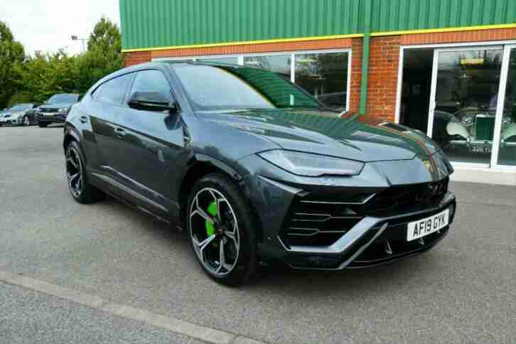 Lamborghini Urus V8