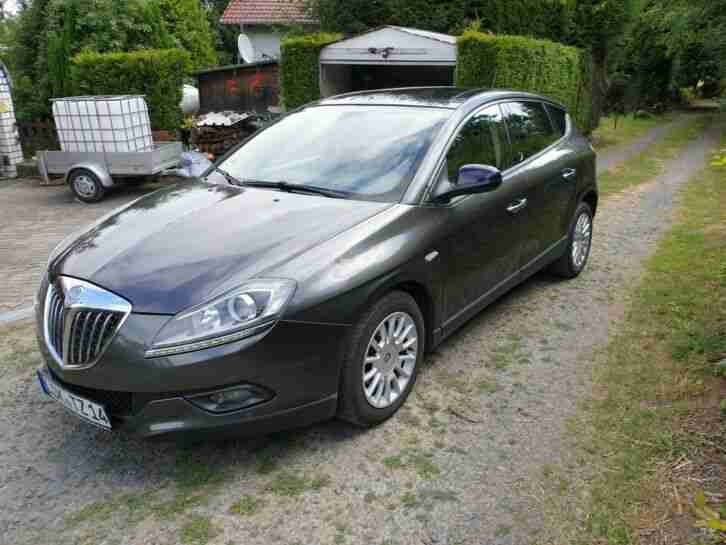 +++ Lancia Delta 1.4 T-Jet Platino - Leder, NAVI, USB, Panorama-Dach, TÜV (Fiat)